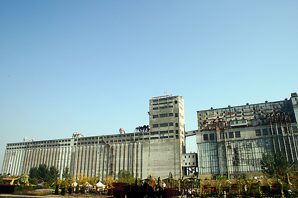 포토 JPG 해외이미지 산업 캐나다 건축양식 사람 사람없음 건물 탑 장비 깃발 제조 창고 몬트리올 해외포토 건축물 건축 북아메리카 파일형식 이미지허브