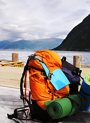 포토 JPG 해외이미지 계절 공원 유럽 여행 가방 배낭 자연 하늘 휴가 휴식 산 노르웨이 텐트 사람없음 야외 물 뷰티 여행객 환경 항구 일몰 트래킹 하이킹 장비 자유 모험가 배낭여행 팩 북쪽 수하물 주거지 피오르 해외포토 자연요소 잡화 공공시설 나라 컨셉 교통시설 레저 캠핑도구 사람 노을 화장품 방향 생태계 지형 파일형식 이미지허브