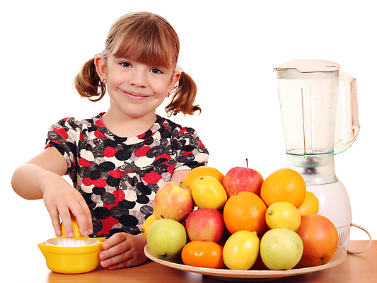 포토 JPG 해외이미지 백인 여자 음료 어린이 오렌지 과일 귤 건강 한명 사람 청춘 컬러풀 뷰티 주스 기쁨 흰색 신선 달콤 사과 레몬 레모네이드 해외포토 서양인 1 감정 컬러 컨셉 맛 에이드 파일형식 이미지허브