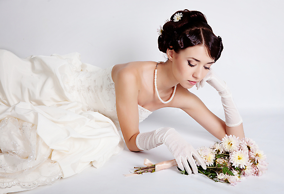 포토 JPG 해외이미지 백인 모델 1 라이프스타일 헤어스타일 응시 드레스 여자 꽃 행복 포즈 결혼 갈색머리 건강 한명 미소 사람 성인 뷰티 유행 흰색 축하 신선 가운 우아함 순수 입술 명상 고립 천진난만 해외포토 서양인 식물 시선 옷 감정 컬러 컨셉 표정 이벤트 생활 신체부위 파일형식 이미지허브