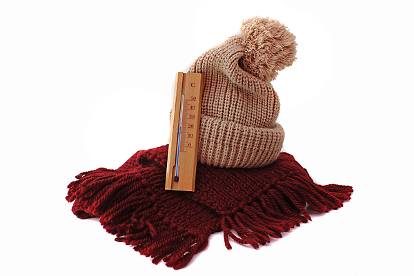 포토 JPG 해외이미지 옷 백그라운드 겨울 따뜻함 사람없음 추위 흰색 온도계 고립 섭씨 캡모자 눈내림 해외포토 모자_잡화 계절 컬러 눈_날씨 온도 파일형식 이미지허브