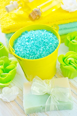 포토 JPG 해외이미지 꽃 리본 사람없음 수건 노란색 스파 오일 양동이 스파용품 비누 아로마테라피 입욕소금 해외포토 식물 음식 컬러 위생용품 화장품 미용용품 오브젝트 소금 테라피 파일형식 이미지허브