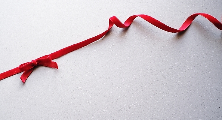 포토 JPG 해외이미지 리본 실내 사람없음 흰배경 카피스페이스 해외포토 백그라운드 내부 공백 흰색 파일형식 이미지허브