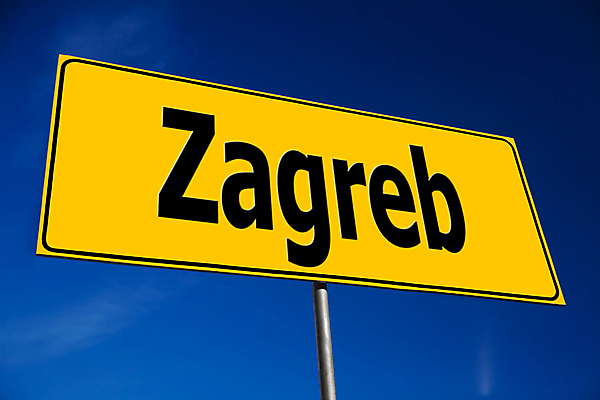 포토 JPG 해외이미지 도로 여행 컨셉 가이드 텍스트 교통시설 표시 하늘 거리 아이디어 프레임 광고판 사람없음 파란색 단어 노란색 정보 시골 도시 표지판 메시지 선택 방향 교차로 알림 심볼 사인 도로표지판 공지사항 크로아티아 네비게이션 다음 루트 방법 자그레브 조언 해외포토 직업 문자 유럽 길 컬러 교통 알림판 시설 판 파일형식 이미지허브