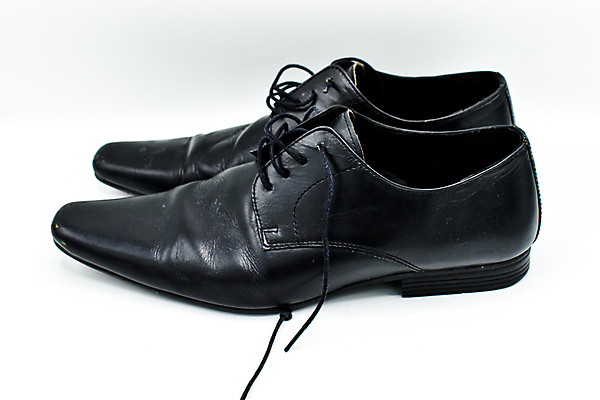 포토 JPG 해외이미지 옷 남자 백그라운드 신발 부츠 사람없음 빛 유행 검은색 어둠 흰색 쌍 클래식 우아함 가죽 고무 고립 양발 정중 차단 해외포토 레이스천 컬러 컨셉 사람 직물 파일형식 이미지허브