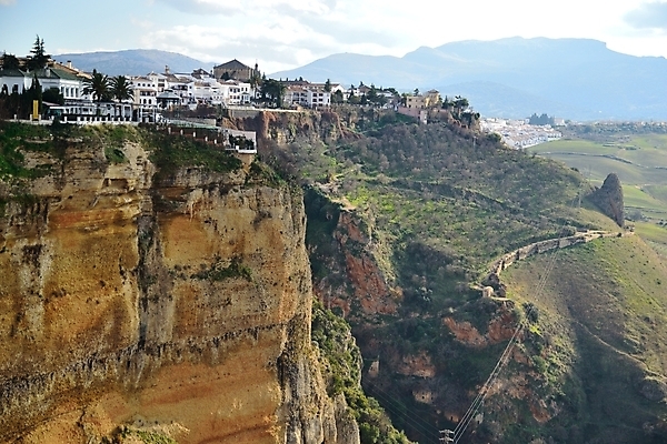 포토 JPG 해외이미지 유럽 문화 건축양식 교통시설 하늘 사람없음 야외 건물 강 골짜기 폭포 기둥 역사 스페인 연결 큼 천연기념물 개발 안달루시아 옛날 해외포토 건축물 건축 나라 교통 자연 크기 시설 파일형식 이미지허브