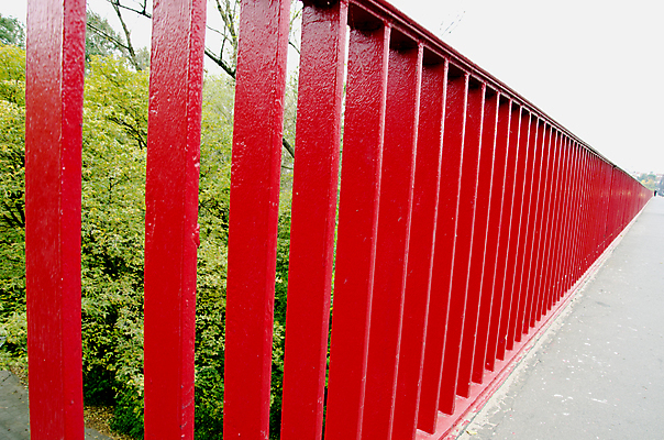 포토 JPG 해외이미지 나무 공원 산업 도로 백그라운드 십자가 패턴 건축양식 표면 추상 거리 사람없음 야외 빨간색 초록색 강 금속 산책 가을 기둥 큼 철 묘사 장면 타운 무거움 대칭 방법 엘리먼트 철강 철책 해외포토 식물 계절 공공시설 건축 길 컬러 무늬 교통시설 재질 휴식 도시 무게 크기 파일형식 이미지허브