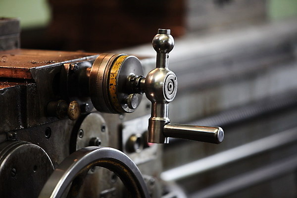 포토 JPG 해외이미지 산업 사람없음 금속 검은색 힘 기계 장비 공구 반지 업무 작업 제조 철 묘사 회전 무거움 부스러기 송곳 철강 해외포토 컬러 장신구 재질 도구 무게 파일형식 이미지허브