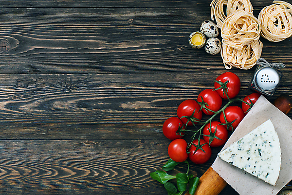 포토 JPG 해외이미지 다이어트 토마토 치즈 파스타 마늘 요리 사람없음 목재 주방 식사 이탈리아 시골 면 판넬 양념 지중해 허브 향신료 준비 머리위 소금 레시피 후추 성분 바질 그리시니 채식주의자 탄수화물 카피스페이스 해외포토 나무 식물 유럽 빵 바다 채소 재료 유제품 서양음식 건강 공백 채식 향미료 파일형식 이미지허브