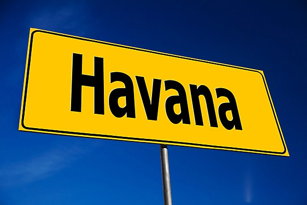 포토 JPG 해외이미지 도로 여행 컨셉 가이드 텍스트 교통시설 표시 하늘 거리 아이디어 프레임 광고판 사람없음 파란색 단어 노란색 정보 시골 도시 표지판 메시지 선택 방향 교차로 알림 심볼 사인 도로표지판 공지사항 쿠바 네비게이션 다음 루트 방법 아바나 조언 해외포토 직업 문자 길 컬러 교통 알림판 중앙아메리카 시설 판 파일형식 이미지허브