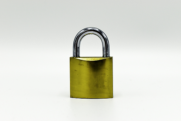 포토 JPG 해외이미지 인터넷 비즈니스 열쇠 미래 안전 사람없음 빛 컴퓨터 디지털 자료 펼침 터치 긴급 비즈니스맨 선택 보호 사물함 심볼 잠금 보안 온라인 해외포토 남자 컨셉 모션 전자제품 직장인 파일형식 이미지허브