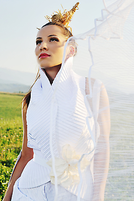 포토 JPG 해외이미지 백인 모델 1 라이프스타일 손 드레스 여자 꽃 행복 얼굴 꽃다발 결혼 자연 결혼식 천사 사랑 한명 사람 성인 야외 뷰티 유행 일몰 산책 꿈 흰색 아내 베일 무료 혼자 해외포토 서양인 식물 옷 감정 컬러 휴식 이벤트 생활 신체부위 노을 생태계 파일형식 이미지허브