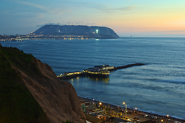 포토 JPG 해외이미지 바다 사람없음 야외 가로 항구 식당 사진촬영 황혼 일몰 새벽 도시 저녁 태평양 페루 해외포토 자연요소 교통시설 노을 상점 촬영 남아메리카 야간 파일형식 이미지허브