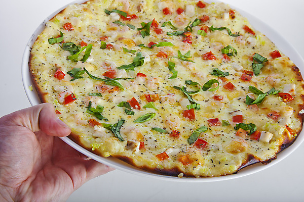 포토 JPG 해외이미지 음식 토마토 양파 치즈 피자 요리 사람없음 식당 식사 저녁식사 이탈리아 껍질 원형 닫기 맛 굽기 먹기 속도 성분 고립 해외포토 도형 유럽 컨셉 채소 모션 유제품 패스트푸드 서양음식 상점 구이 파일형식 이미지허브