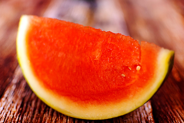 포토 JPG 해외이미지 음식 조각 백그라운드 다이어트 과일 부분 디저트 수박 건강 씨앗 사람없음 목재 빨간색 초록색 껍질 흰색 신선 달콤 맛 자르기 먹기 유기농 과육 숙성 옛날 해외포토 나무 식물 웰빙 컬러 컨셉 재료 모션 파일형식 이미지허브