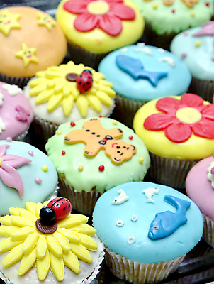 포토 JPG 해외이미지 꽃 별 사람없음 장식 수중동물 여러개 달콤 컵케이크 무당벌레 일렬 곰돌이의상 해외포토 자연요소 식물 동물 옷 다수 곤충 케이크 맛 파일형식 이미지허브