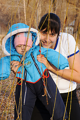 포토 JPG 해외이미지 백인 공원 여자 행복 아들 어린이 2 가족 자연 하늘 엄마 건강 관리 사랑 미소 웃음 사람 소년 야외 두명 걷기 맑음 산책 아기 승차 작음 어깨 긍정 리프트 돌봄 유일 해외포토 서양인 공공시설 남자 감정 컨셉 관계 모션 날씨 휴식 표정 신체부위 크기 생태계 파일형식 이미지허브