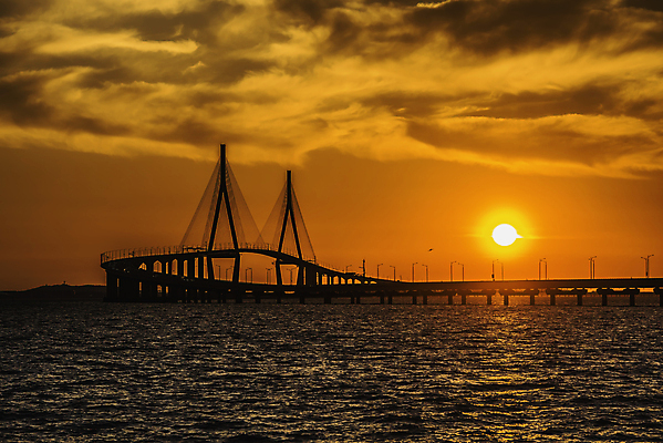 포토 JPG 해외이미지 디자인 외관 산업 아시아 바다 여행 건축양식 교통시설 거리 한국 사람없음 야외 파란색 빛 강 중국 일몰 새벽 도시 저녁 대문 동쪽 남쪽 물류 빛망울 철강 해외포토 자연요소 건축 나라 컬러 교통 문 노을 야간 방향 시설 파일형식 이미지허브