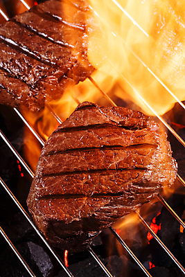 포토 JPG 해외이미지 음식 다이어트 불 육류 스테이크 요리 사람없음 식당 저녁식사 기댐 소고기 로켓 그릴 바비큐 굽기 허브 향신료 질감 매움 서빙 소금 레시피 후추 무침 단백질 입가심 해외포토 자연요소 식물 식재료 모션 주방용품 서양음식 건강 상점 식사 맛 구이 영양소 향미료 파일형식 이미지허브