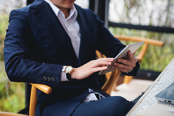 포토 JPG 해외이미지 종이 안경 커피 컨셉 돈 비즈니스 통계 탁자 그래프 한명 금융 노트북 스마트폰 사무실 숫자 쪽지 자료 계산기 작업 작업실 계산 확대 책상 분석 보고서 문서 투자 상업 회계 계좌 마케팅 수입 회계사 해외포토 직업 문자 1 잡화 음료 가구 문구용품 사람 경제 전자제품 핸드폰 스마트기기 장비 재산 파일형식 이미지허브