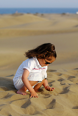 포토 JPG 해외이미지 1 행복 어린이 모래 자연 놀이 휴가 3 한명 미소 웃음 사람 야외 여름 청춘 모래사장 선글라스 햇빛 기쁨 사막 4 달콤 작음 모래언덕 버리기 흥분 주말 무료 혼자 해외포토 계절 감정 안경 바다 컨셉 모션 표정 태양 숫자 맛 크기 언덕 생태계 파일형식 이미지허브