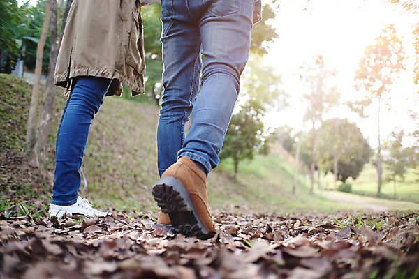 포토 JPG 해외이미지 라이프스타일 커플 응시 공원 행복 호수 스포츠 바다 여행 지도 배낭 가족 자연 휴가 설계 산 함께함 건강 사람 사람없음 야외 물 친구 걷기 봄 등산 트래킹 하이킹 가리킴 에코 네비게이션 루트 백패커 하이커 해외포토 자연요소 시선 계절 공공시설 감정 컨셉 가방 관계 모션 레저 손짓 생활 환경 생태계 파일형식 이미지허브