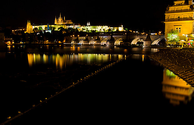 포토 JPG 해외이미지 유럽 여행 건축양식 파노라마 풍경 사람없음 건물 강 도시풍경 성당 교회 평화 어둠 침묵 도시 역사 재산 야간 저녁 체코 프라하 타운 고딕 옛날 해외포토 자연요소 건축물 건축 나라 컨셉 종교건축 촬영기법 금융 소리 파일형식 이미지허브