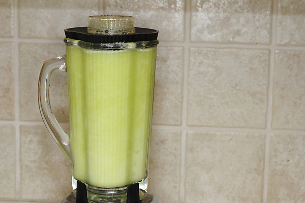 포토 JPG 해외이미지 음식 벽 백그라운드 채소 재료 유리 사람없음 가로 초록색 물 주방 기계 뚜껑 액체 선탠 정상 매끈함 믹서 가득함 타일 크림 카피스페이스 해외포토 자연요소 컬러 재질 공백 감각 파일형식 이미지허브