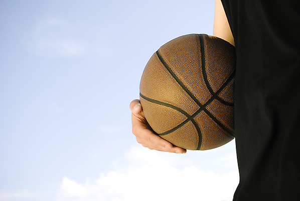 포토 JPG 해외이미지 1 손 남자 스포츠 컨셉 공 놀이 하늘 농구 사람 소년 성인 사람없음 야외 10대 운동 게임 여의주 해외포토 어린이 청소년 건강 신체부위 구기 파일형식 이미지허브