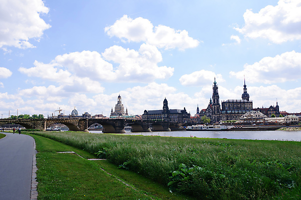 포토 JPG 해외이미지 유럽 여행 건축양식 하늘 거리 주택 독일 사람없음 강 교회 여행객 궁전 역사 첨탑 해외포토 건축 나라 고건축 종교건축 사람 건물 탑 파일형식 이미지허브