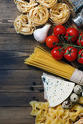 포토 JPG 해외이미지 다이어트 토마토 치즈 파스타 마늘 요리 사람없음 목재 주방 식사 이탈리아 시골 면 판넬 양념 지중해 허브 향신료 준비 머리위 소금 레시피 후추 성분 바질 그리시니 채식주의자 탄수화물 카피스페이스 해외포토 나무 식물 유럽 빵 바다 채소 재료 유제품 서양음식 건강 공백 채식 향미료 파일형식 이미지허브