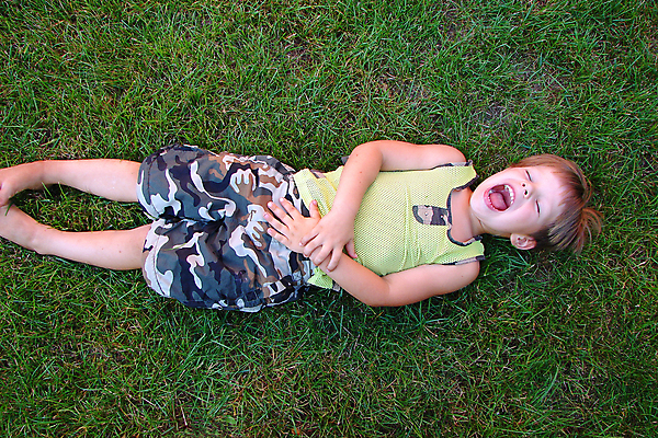 포토 JPG 해외이미지 1 공원 남자 행복 아들 얼굴 어린이 밭 자연 놀이 휴식 사랑 한명 웃음 사람 소년 잔디 야외 빨간색 초록색 장난감 봄 활발 기쁨 에너지 자유 게임 유머 순수 거짓말 천진난만 해외포토 식물 계절 공공시설 감정 컬러 컨셉 농업 가족 표정 신체부위 생태계 파일형식 이미지허브