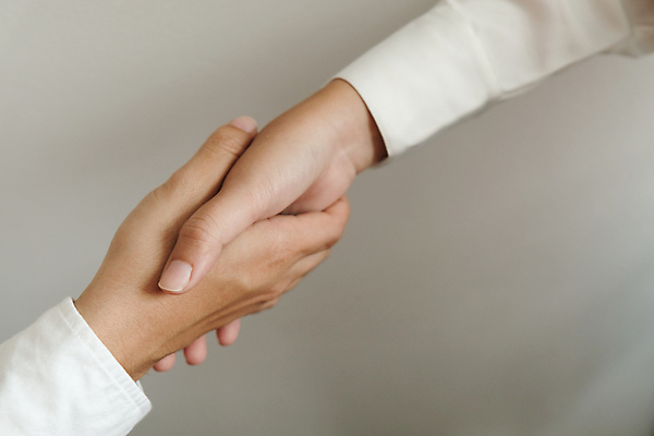 포토 JPG 해외이미지 직업 손 회사 비즈니스 통신 관계 성공 협력 노동자 악수 함께함 관리 대화 사람없음 금융 믿음 거래 축하 인사 비즈니스맨 그룹 계획 연결 대표 토론 동료 계약 투자 비전 환영 변호사 떨림 경영 마케팅 프로젝트 콜라보레이션 해외포토 남자 감정 컨셉 모션 말하기 손짓 신체부위 경제 예절 직장인 파일형식 이미지허브