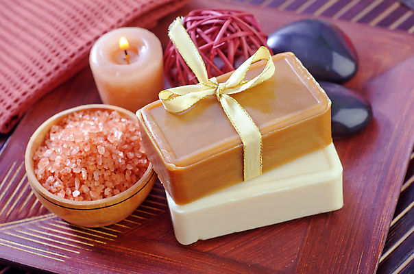 포토 JPG 해외이미지 리본 사람없음 갈색 스파 조약돌 스파용품 비누 향초 나무접시 입욕소금 해외포토 접시 컬러 초 위생용품 돌_바위 미용용품 오브젝트 소금 파일형식 이미지허브