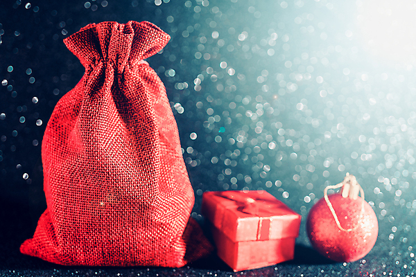 포토 JPG 해외이미지 전통 계절 백그라운드 크리스마스 겨울 가방 포장 휴가 새로움 선물 이벤트 사람없음 장식 빨간색 상자 산타클로스 축제 놀람 축하 12월 연도 가득함 심볼 자루 패키지 마법 클라우스 해외포토 잡화 기념일 감정 컬러 컨셉 표정 날짜 파일형식 이미지허브