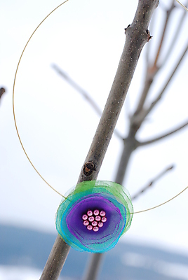 포토 JPG 해외이미지 꽃 목걸이 장신구 취미 사람없음 유행 보석 브로치 핸드메이드 해외포토 식물 광석 파일형식 이미지허브