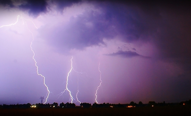 포토 JPG 해외이미지 조명 사람없음 파란색 에너지 야간 폭풍 폴란드 해외포토 자연요소 유럽 컬러 날씨 파일형식 이미지허브