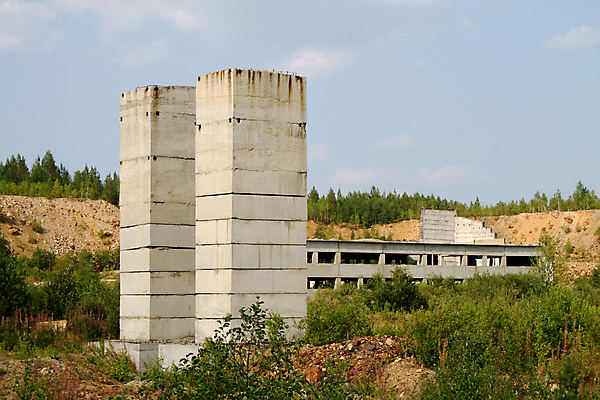 포토 JPG 해외이미지 나무 2 하늘 사람없음 건물 목재 초록색 여름 파란색 탑 바위 기둥 파편 땅 버리기 폐허 흙더미 방치 옛날 지원 채석 콘크리트 파멸 프로젝트 해외포토 식물 건축물 계절 건축 컬러 컨셉 재료 모션 흙 돌_바위 파일형식 더미 소멸 이미지허브