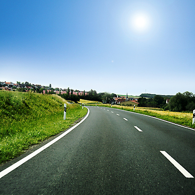 포토 JPG 해외이미지 나무 구름 도로 선 여행 이동 교통시설 모션 자연 하늘 날씨 풍경 초원 사람없음 야외 초록색 여름 파란색 빛 태양 맑음 일몰 새벽 운전 자유 시골 고속도로 숲 아스팔트 속도 장면 루트 방법 블러 수평선 해외포토 자연요소 식물 계절 길 컬러 교통 컨셉 노을 시설 생태계 파일형식 이미지허브