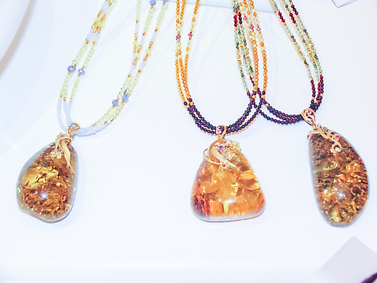 포토 JPG 해외이미지 손 디자인 음식 바다 조각 백그라운드 다이어트 팔찌 육류 돼지고기 미술 사람없음 장식 빨간색 빛 뷰티 약 쌓기 맑음 식사 저녁식사 소고기 흰색 소시지 아침식사 상품 보석 먹기 구슬 화석 선사시대 내추럴 점심식사 밀랍 해외포토 컬러 식재료 장신구 의학 모션 날씨 문화예술 건강 신체부위 가공식품 역사 광석 파일형식 이미지허브