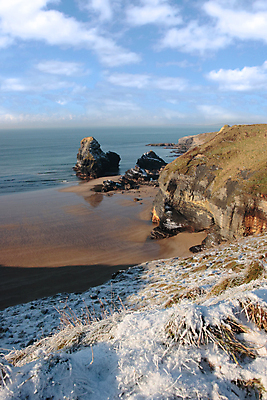 포토 JPG 해외이미지 파도 바다 크리스마스 겨울 자연 조류 하늘 휴가 사람없음 야외 파란색 뷰티 평화 침묵 절벽 추위 만 거친 서핑 가장자리 아치 서리 장면 아일랜드 내추럴 파라다이스 폭설 해외포토 동물 계절 기념일 유럽 컬러 컨셉 눈_날씨 소리 수상스포츠 둘레 자연재해 생태계 파일형식 이미지허브