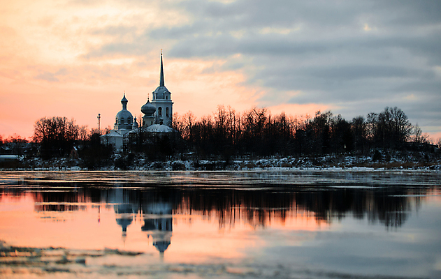포토 JPG 해외이미지 전통 계절 기독교 종교 문화 호수 백그라운드 겨울 건축양식 하늘 아침 날씨 조명 풍경 사람없음 야외 건물 물 빛 강 햇빛 반사 성당 교회 일출 환경 얼음 일몰 새벽 시골 사찰 중세 역사 저녁 러시아 천국 수도원 러시아인 생태학 해외포토 주간 자연요소 서양인 건축물 교육 건축 유럽 종교건축 태양 노을 야간 파일형식 이미지허브
