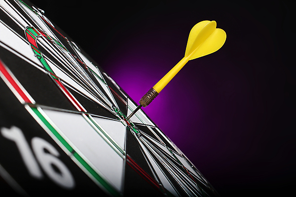 포토 JPG 해외이미지 1 스포츠 성공 화살 사람없음 노란색 게임 우승 원형 목표 방향 다트판 다트 조준 점수 강조 해외포토 도형 컬러 컨셉 놀이 최고 파일형식 이미지허브