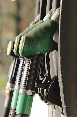 포토 JPG 해외이미지 사람없음 초록색 에너지 역 휘발유 탱크 연료 가스 주유소 펌프 옛날 중고 해외포토 컬러 교통시설 석유 파일형식 이미지허브