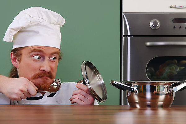 포토 JPG 해외이미지 백인 직업 모자 라이프스타일 접시 응시 옷 남자 음식 유니폼 노동자 요리 한명 사람 성인 주방 식당 숟가락 요리사 저녁식사 흰색 기구 업무 작업 냄비 서비스 준비 점심식사 해외포토 서양인 1 식기 시선 잡화 컬러 수저 생활 상점 식사 솥 파일형식 이미지허브