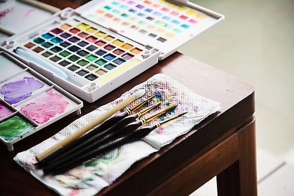 포토 JPG 해외이미지 디자인 교육 종이 백그라운드 학교 탁자 창조 미술 취미 사람없음 장식 빨간색 초록색 물 파란색 스터디 세트 상자 컬러풀 페인트 장비 흰색 공구 붓 업무 그리기 팔레트 컨테이너 스케치 수집 오브젝트 그림 질감 예술가 캔버스 페인트붓 화가 고립 섞기 해외포토 자연요소 직업 산업 컬러 가구 모션 문화예술 학습 도구 작업 파일형식 이미지허브