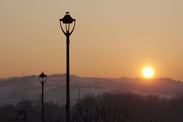 포토 JPG 해외이미지 구름 실루엣 백그라운드 오렌지 비즈니스 건축양식 창문 자연 하늘 아침 주택 따뜻함 풍경 사람없음 야외 건물 그래픽 여름 도시풍경 햇빛 태양 일출 탑 검은색 황혼 일몰 새벽 가을 도시 야간 저녁 큼 장면 타운 스카이라인 수평선 해외포토 주간 자연요소 건축물 계절 건축 컬러 과일 촬영기법 노을 크기 생태계 파일형식 이미지허브