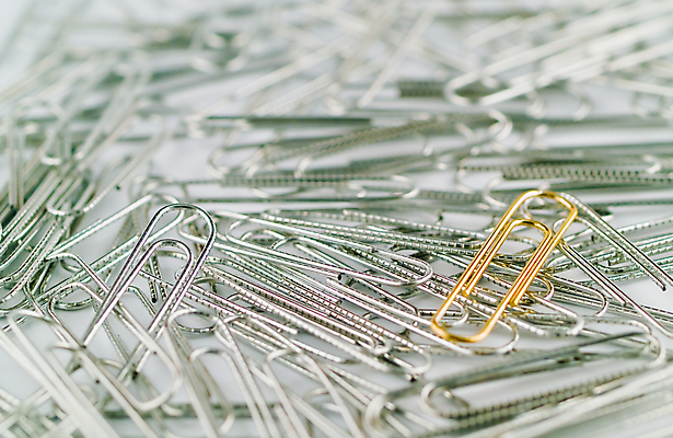 포토 JPG 해외이미지 종이 백그라운드 컨셉 아이디어 안전 사람없음 사무실 금속 침묵 황금 건초더미 은색 오브젝트 문서 잠금 클립 발견 역경 잠금해제 해외포토 컬러 비즈니스 재질 소리 건초 보안 파일형식 더미 이미지허브