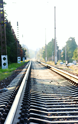포토 JPG 해외이미지 산업 도로 선 여행 백그라운드 곡선 비즈니스 교통시설 사람없음 야외 가로 금속 기차 변화 역 숲 위험 예측 편지 방향 사인 각도 트랙 단상 루트 방법 선로 철강 전경 해외포토 길 육상교통 교통 컨셉 재질 대중교통 풍경 시설 파일형식 탑뷰 이미지허브