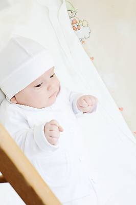 포토 JPG 해외이미지 1 라이프스타일 남자 어린이 놀이 사랑 한명 사람 소년 뷰티 귀여움 우정 기쁨 침실 침대 아기 유머 보석 자르기 호기심 월 거짓말 돌봄 천진난만 해외포토 감정 가구 컨셉 모션 생활 친구 날짜 광석 파일형식 이미지허브